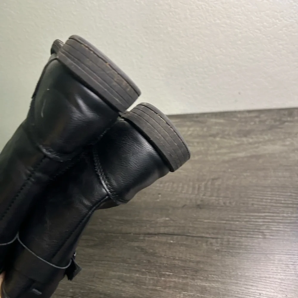 Carter's Size 2 Girl Black zip up boots buckel detail